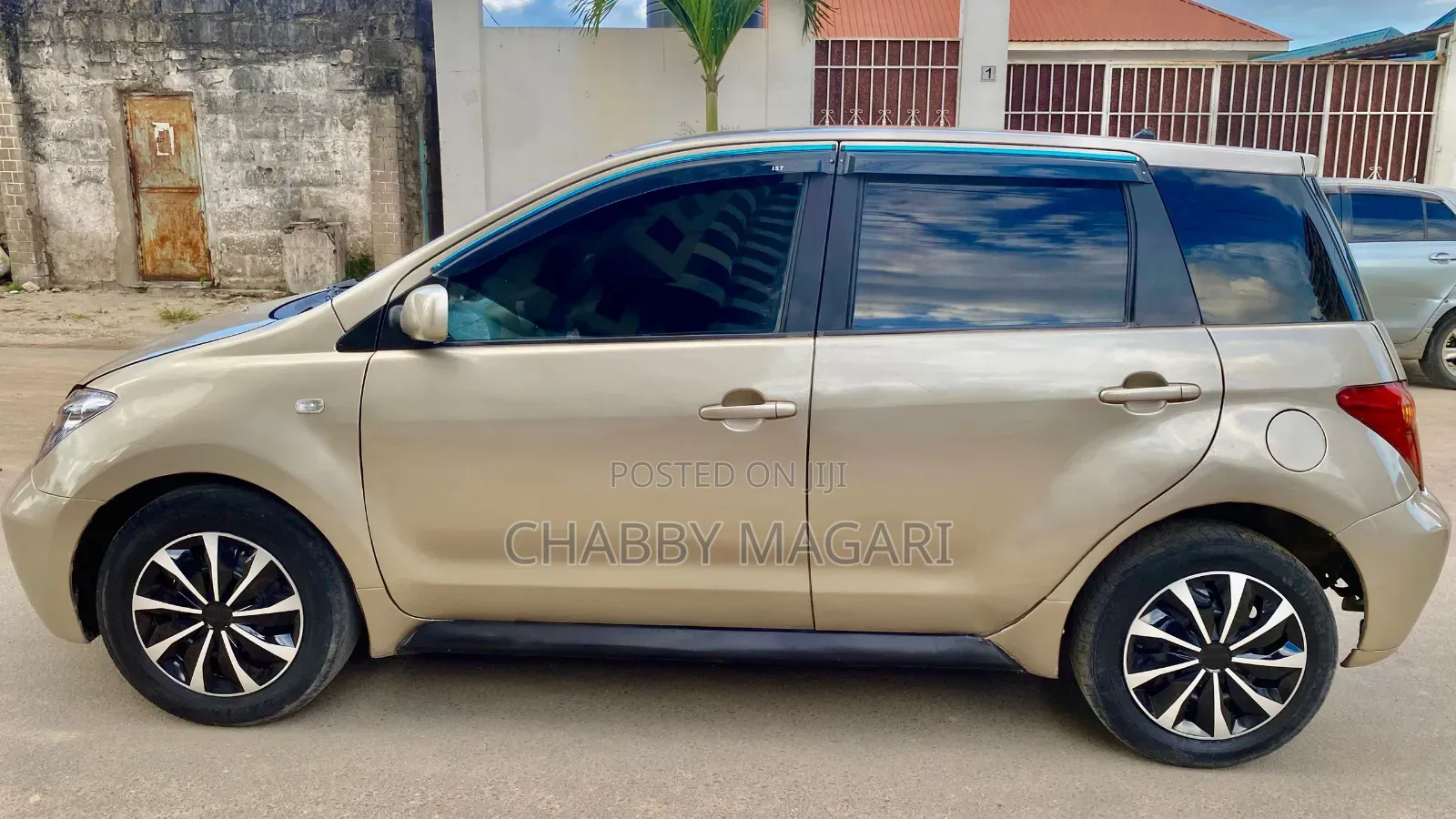 Toyota IST 2004 Gold