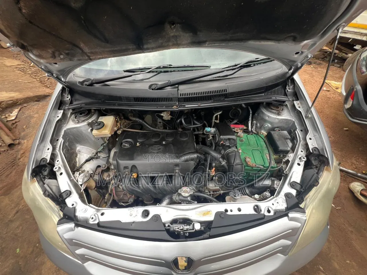 Toyota IST 2004 Silver