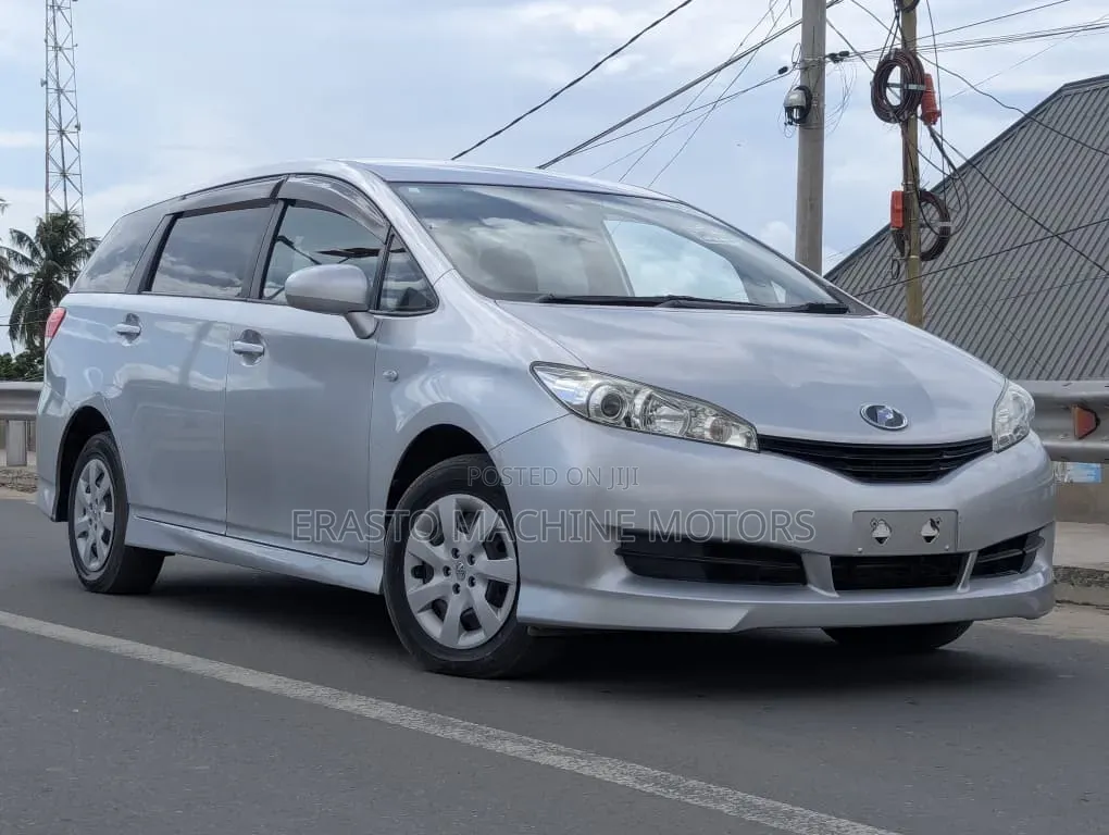Toyota Wish 2011 Silver