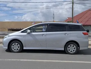Toyota Wish 2011 Silver