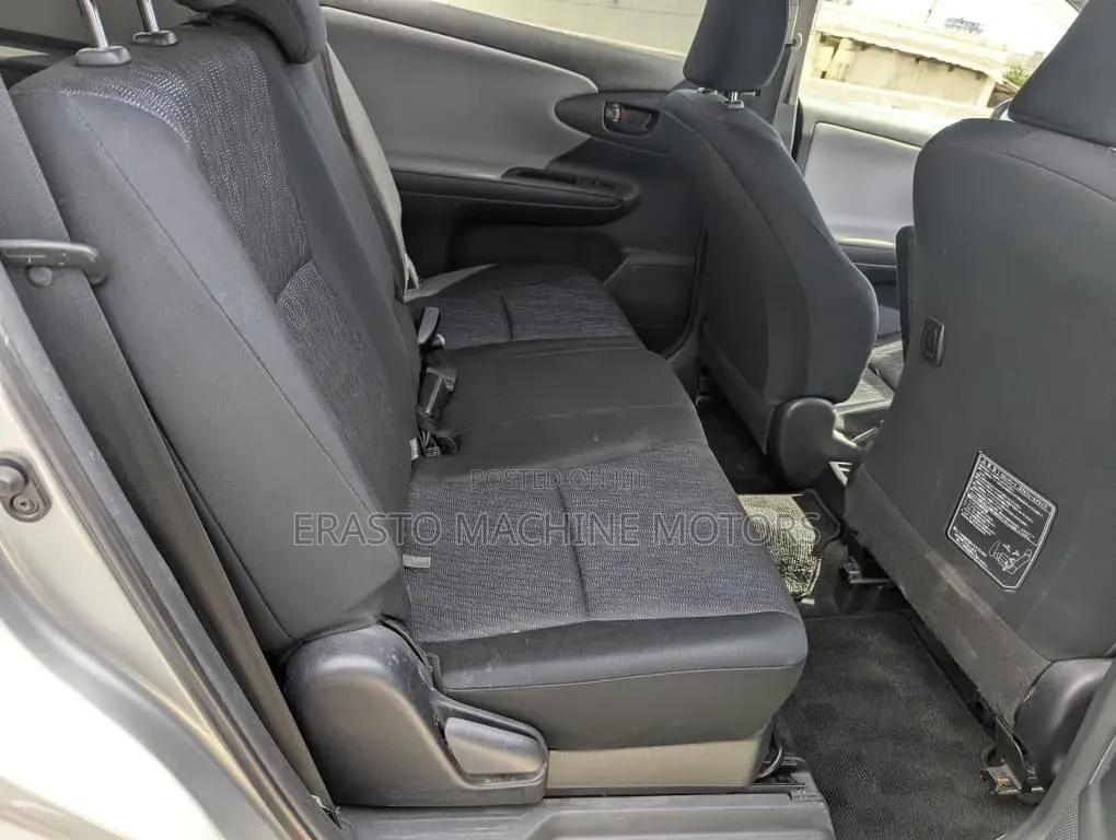 Toyota Wish 2011 Silver