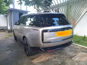 Land Rover Range Rover Vogue 2024 Gold