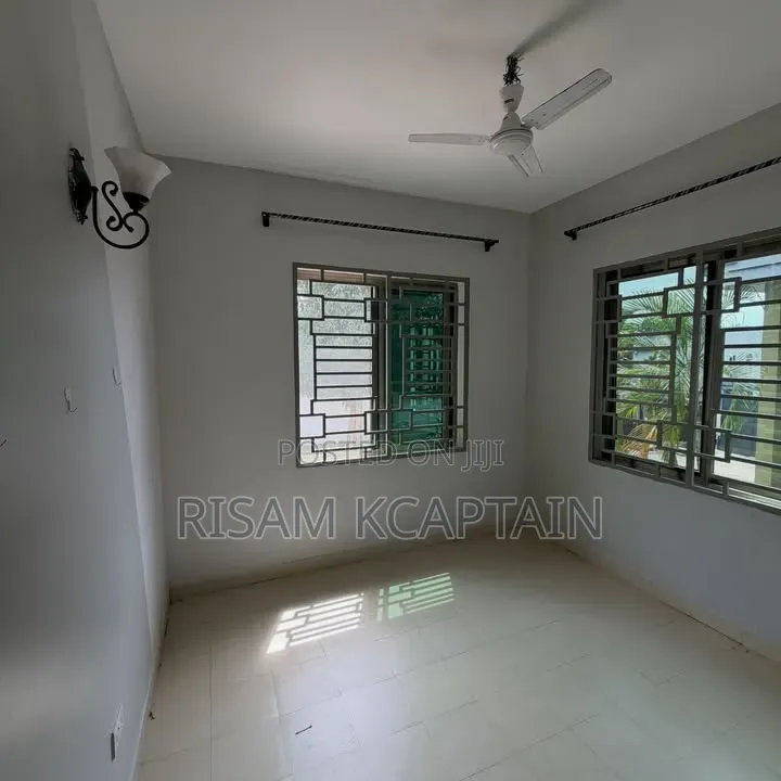 5bdrm House in Dalali Makini, Bunju for sale