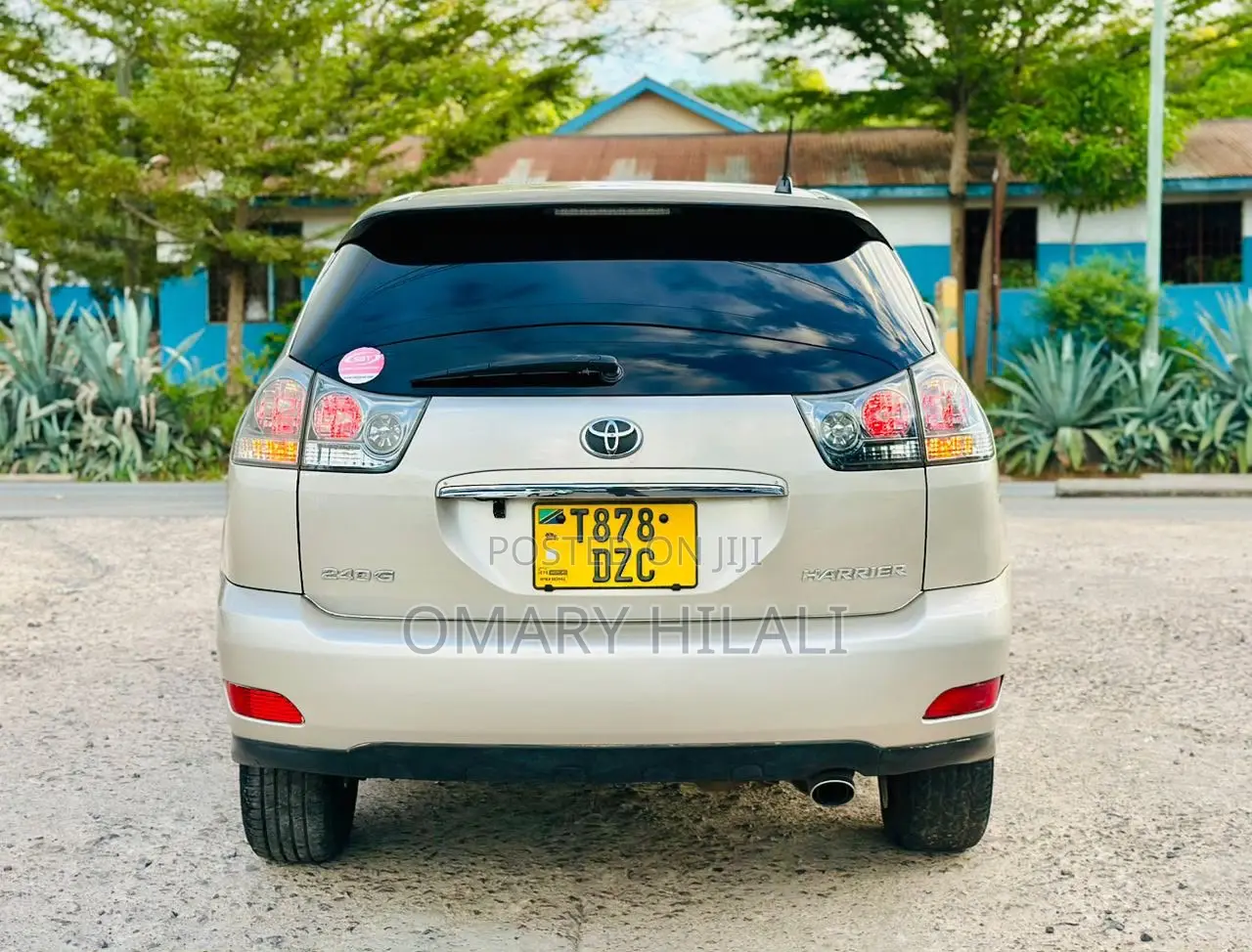 Toyota Harrier 2005 Gold