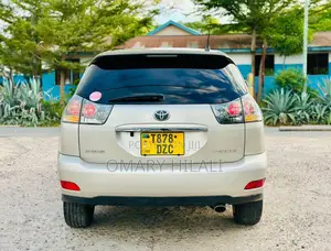 Toyota Harrier 2005 Gold