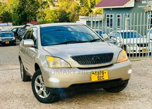 Toyota Harrier 2005 Gold