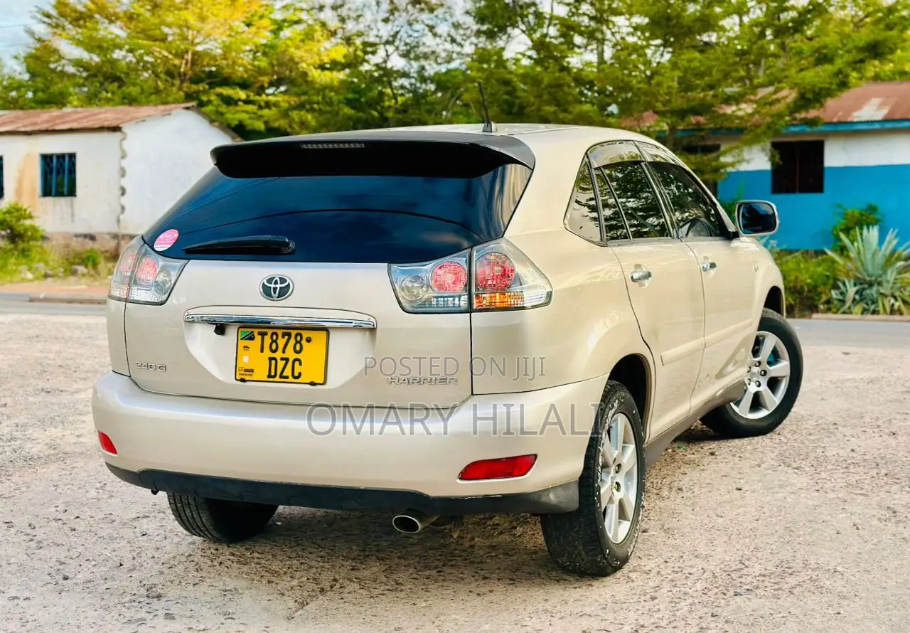 Toyota Harrier 2005 Gold
