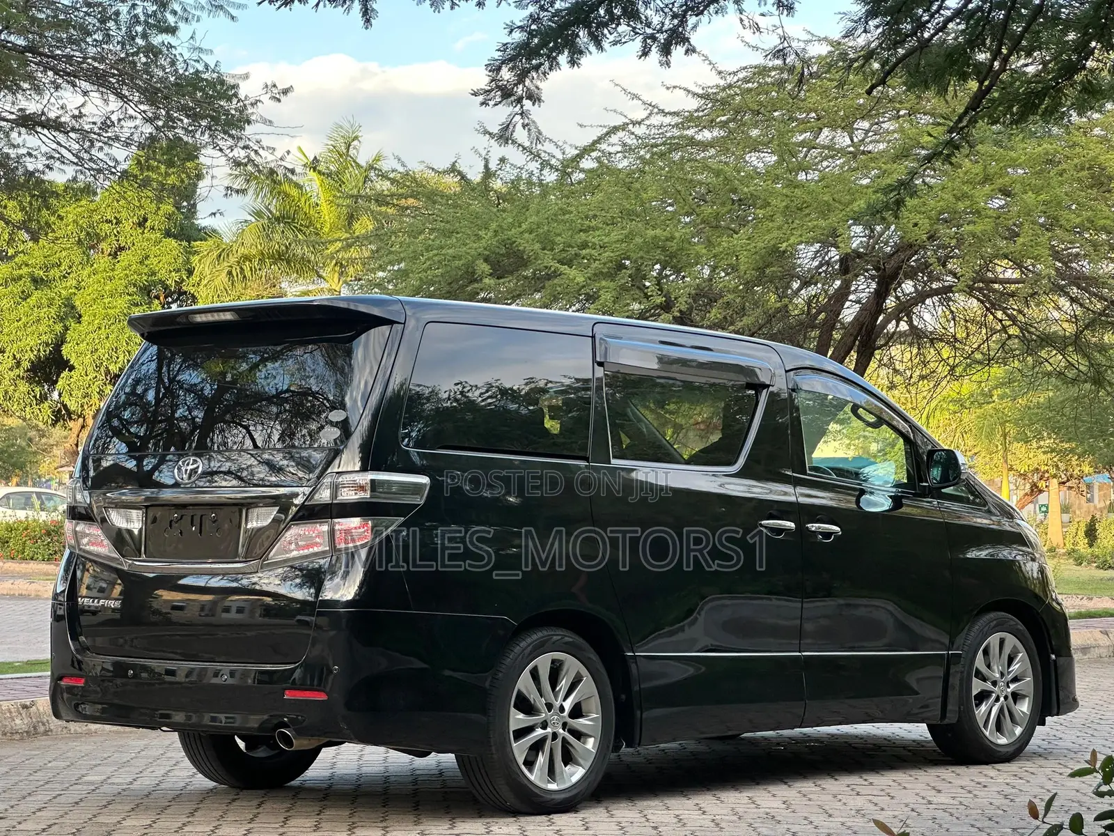 Toyota Vellfire 2010 Black