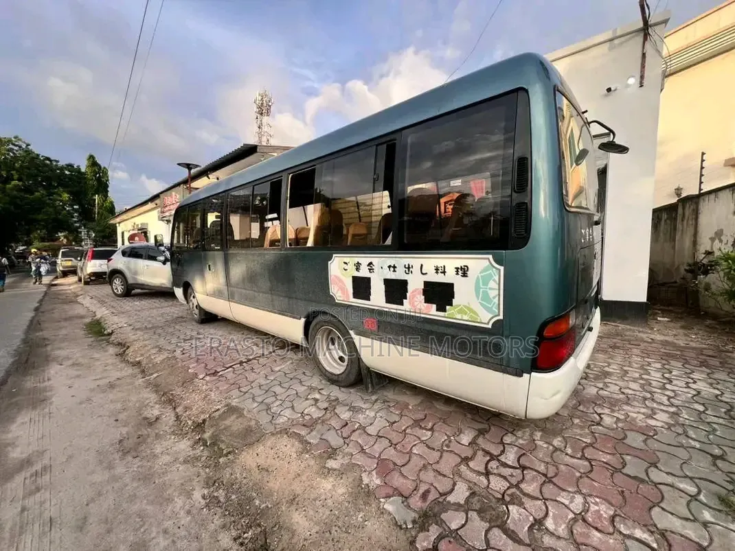Toyota Coaster 1999 Green