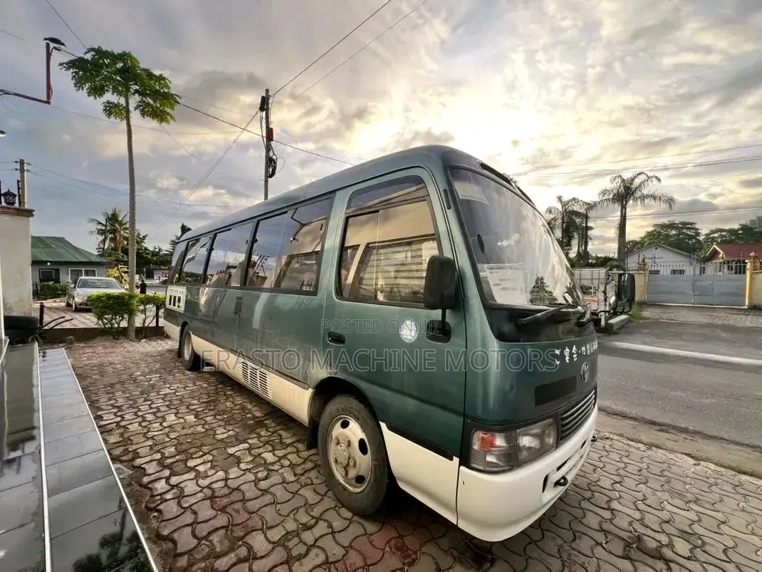 Toyota Coaster 1999 Green