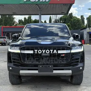 Toyota Land Cruiser LC300 2023 Black
