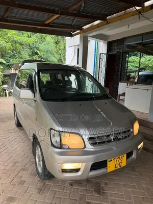 Toyota Noah 2.0 AWD (8 Seater) 2001 Silver