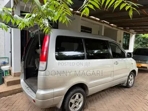 Toyota Noah 2.0 AWD (8 Seater) 2001 Silver