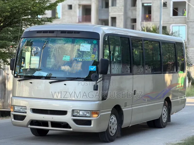 Nissan Civilian 2004 Beige