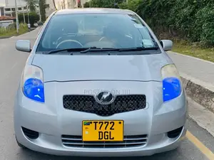 Toyota Vitz 1.3 AWD 5dr 2006 Silver