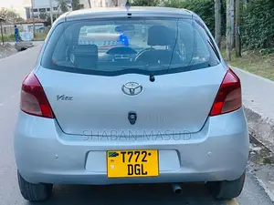 Toyota Vitz 1.3 AWD 5dr 2006 Silver