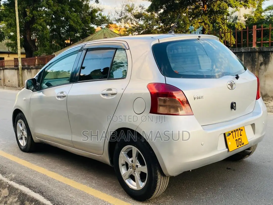 Toyota Vitz 1.3 AWD 5dr 2006 Silver