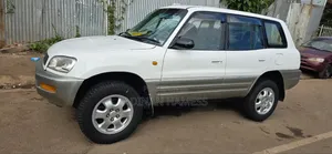 Toyota RAV4 Base FWD 1999 Silver