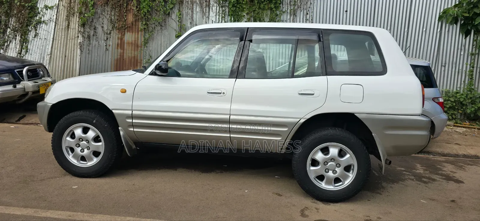 Toyota RAV4 Base FWD 1999 Silver