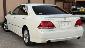 Toyota Crown Majesta 4.3 AWD 2008 White