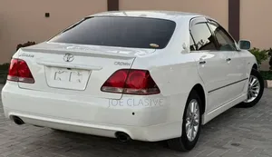 Toyota Crown Majesta 4.3 AWD 2008 White