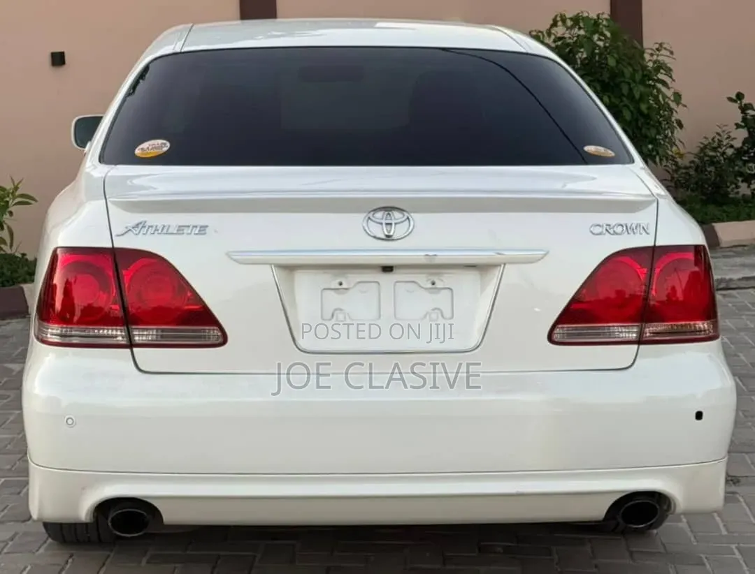 Toyota Crown Majesta 4.3 AWD 2008 White