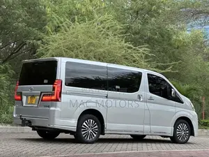 Toyota Quantum 2019 Silver