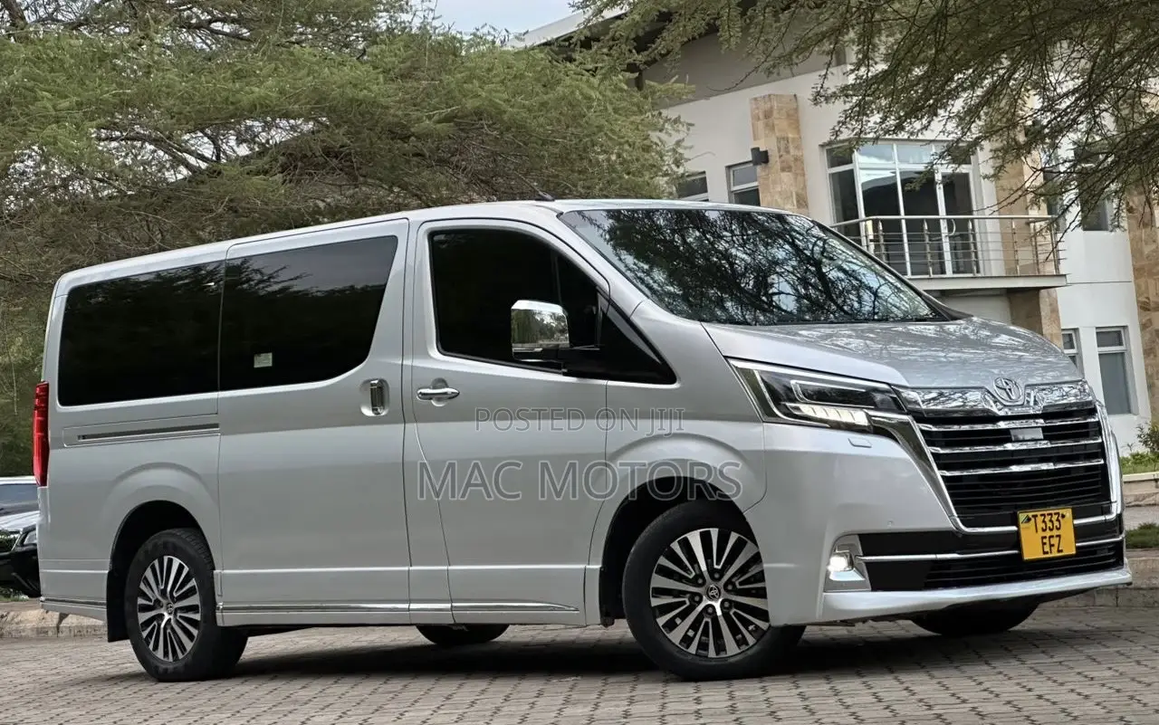 Toyota Quantum 2019 Silver
