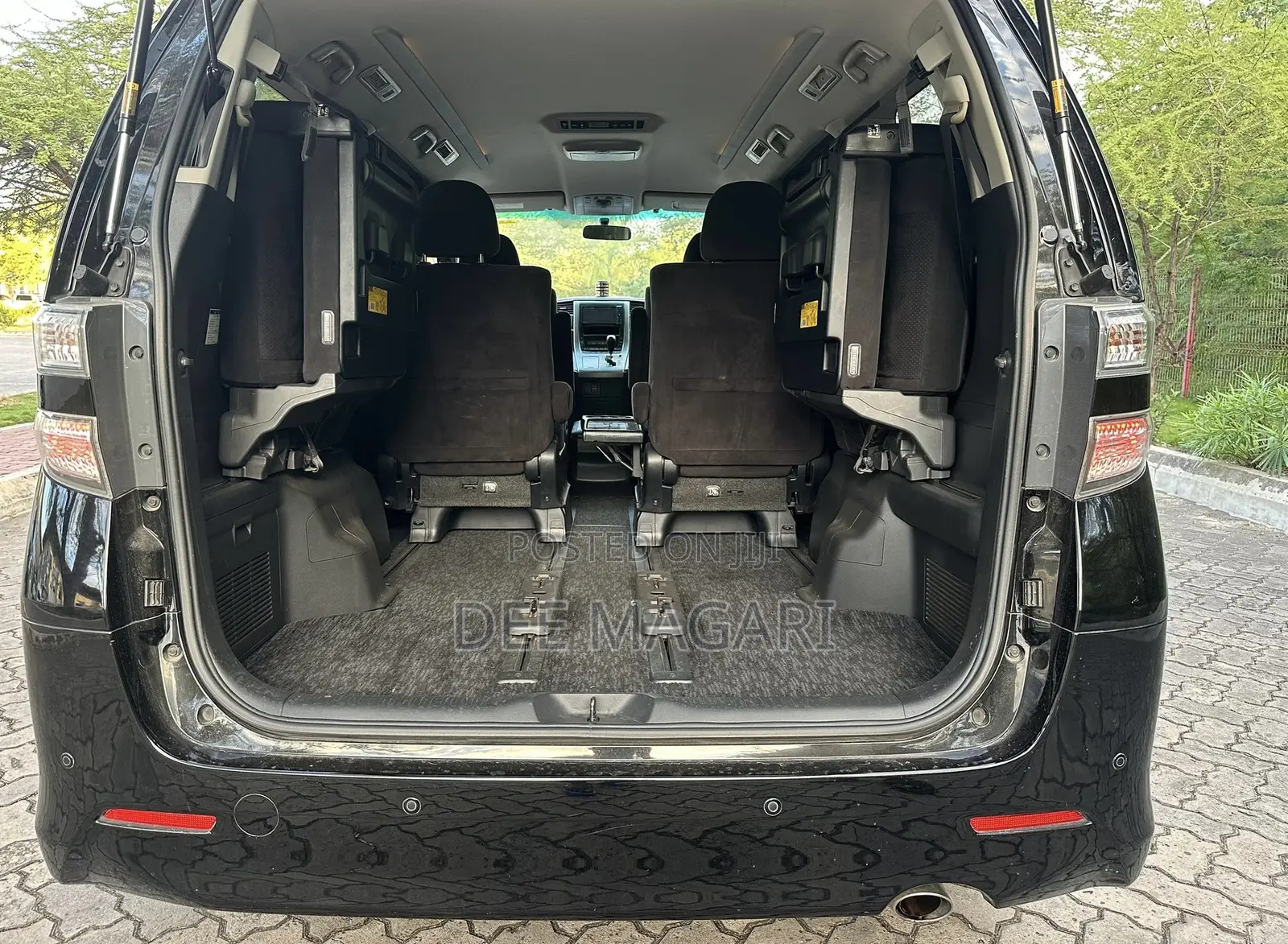 Toyota Vellfire 2011 Black