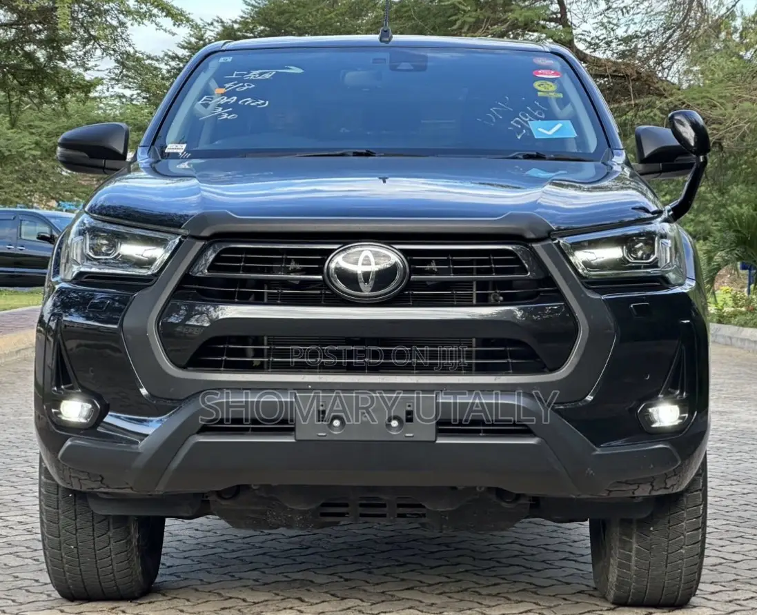Toyota Hilux 2021 Gray