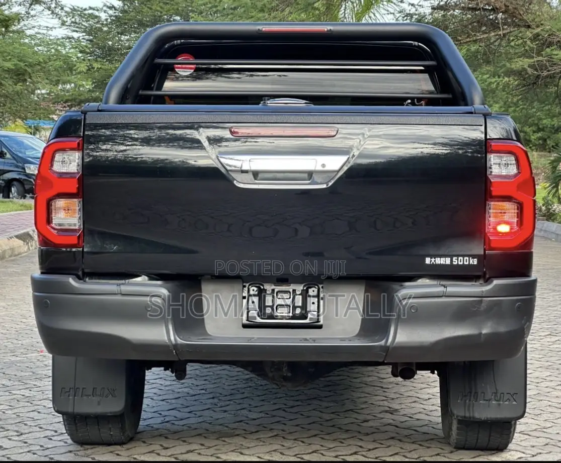 Toyota Hilux 2021 Gray