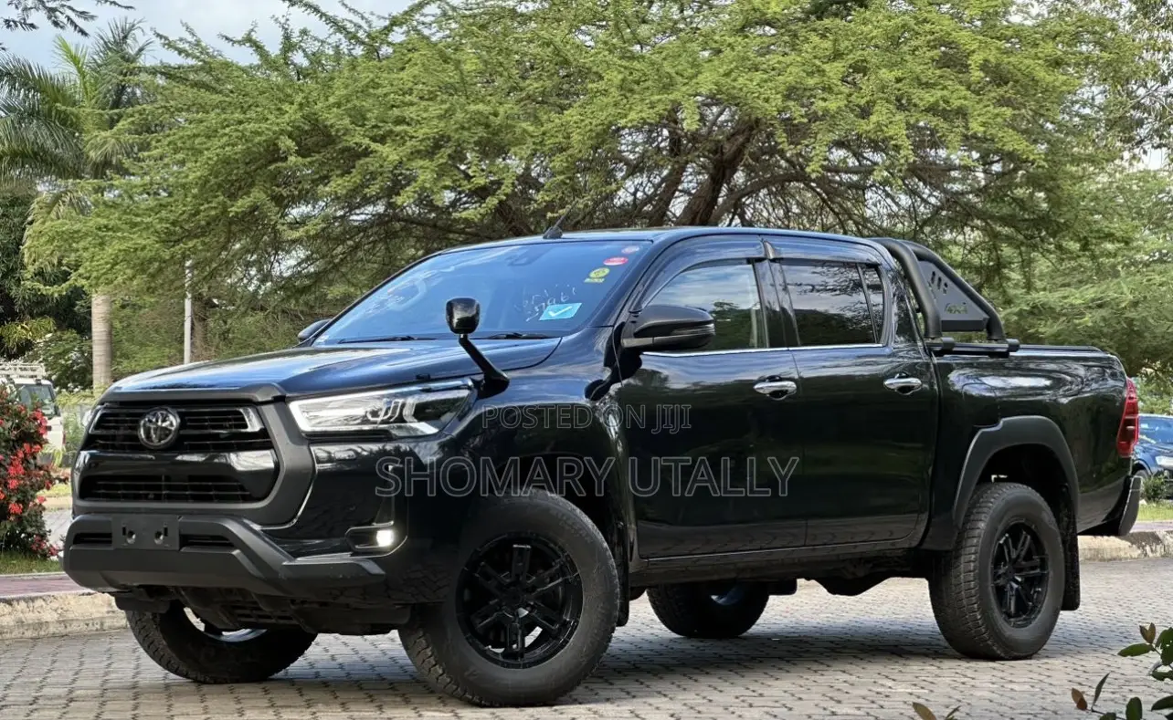 Toyota Hilux 2021 Gray