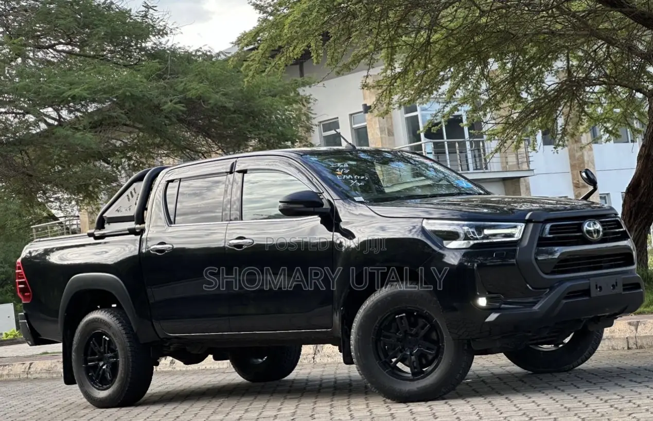 Toyota Hilux 2021 Gray