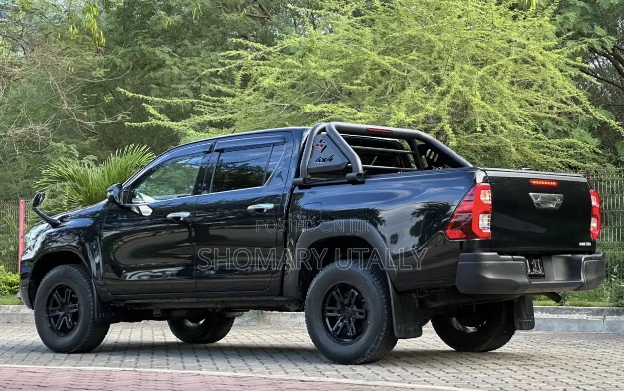 Toyota Hilux 2021 Gray