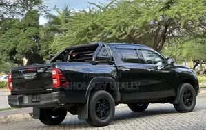 Toyota Hilux 2021 Gray