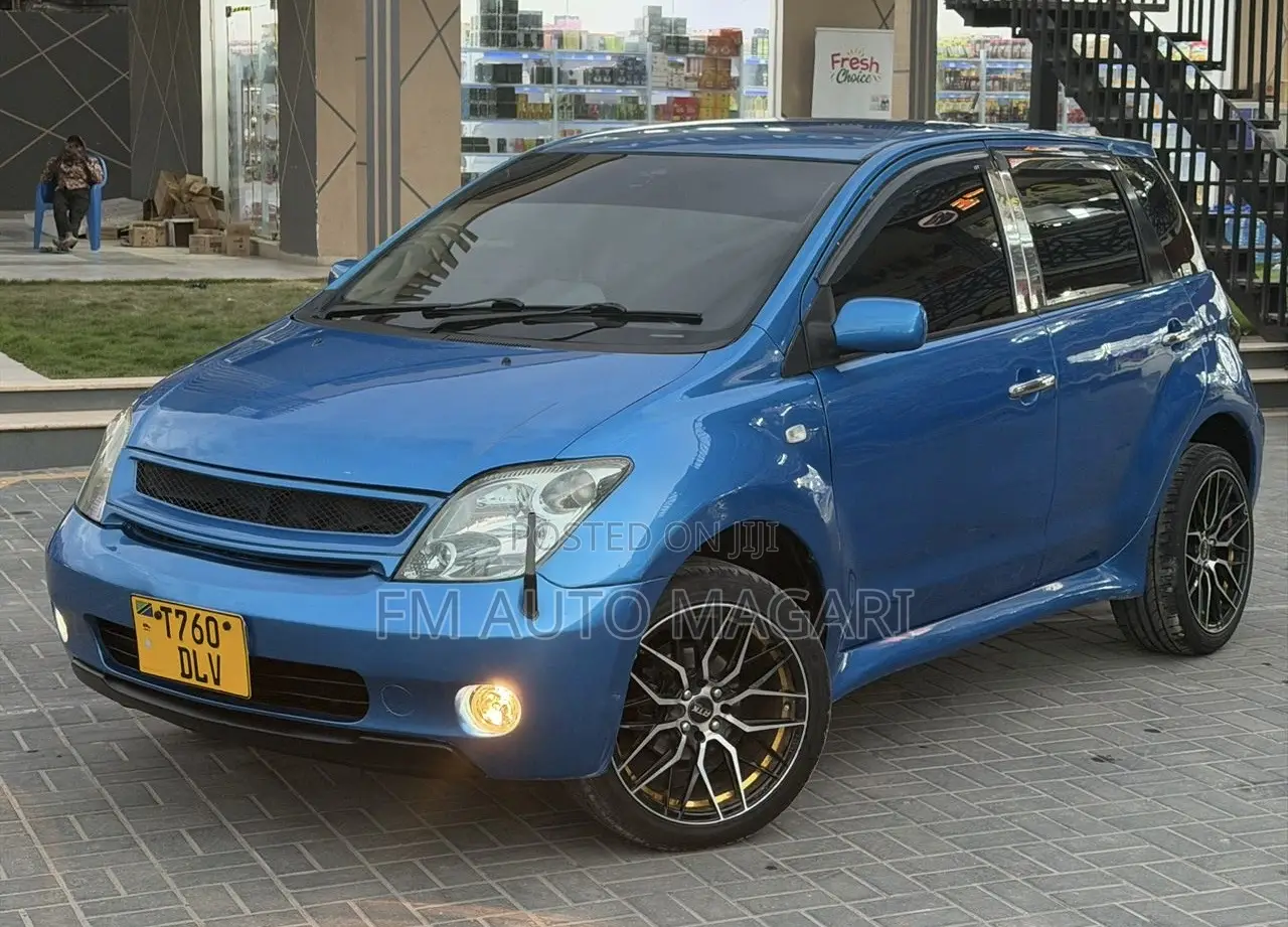 Toyota IST 2004 Blue