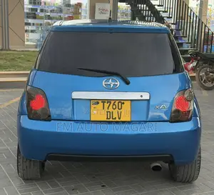 Toyota IST 2004 Blue