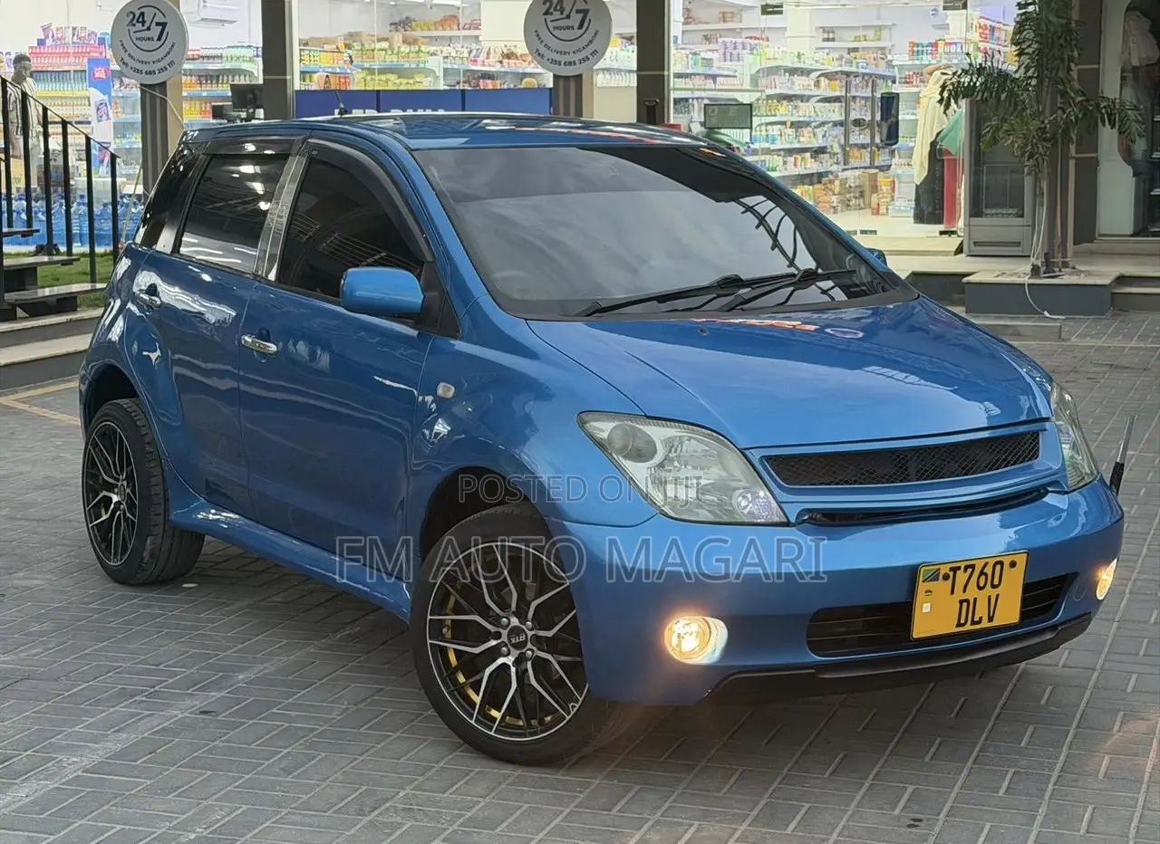 Toyota IST 2004 Blue