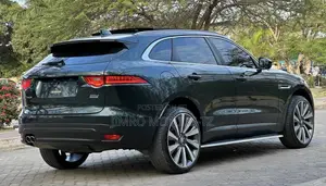 Jaguar F-Pace 2018 Green