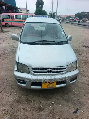 Toyota Noah 2.0 FWD (8 Seater) 2002 Silver