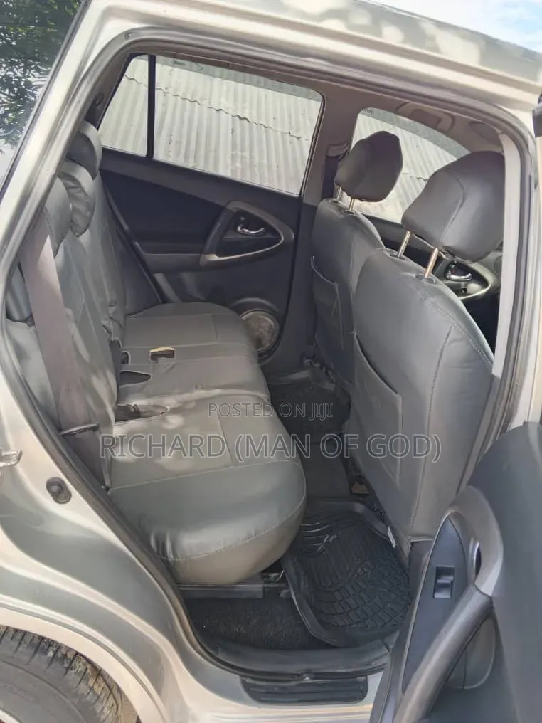 Toyota RAV4 2009 Silver