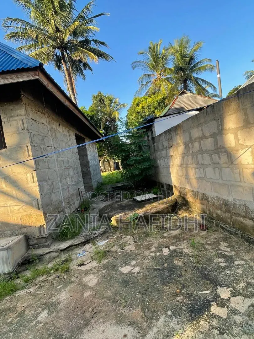 8bdrm House in Chanika for sale