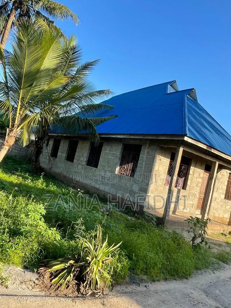 8bdrm House in Chanika for sale