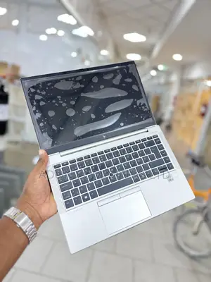 Laptop HP EliteBook 830 G7 8GB Intel Core i5 SSD 256GB