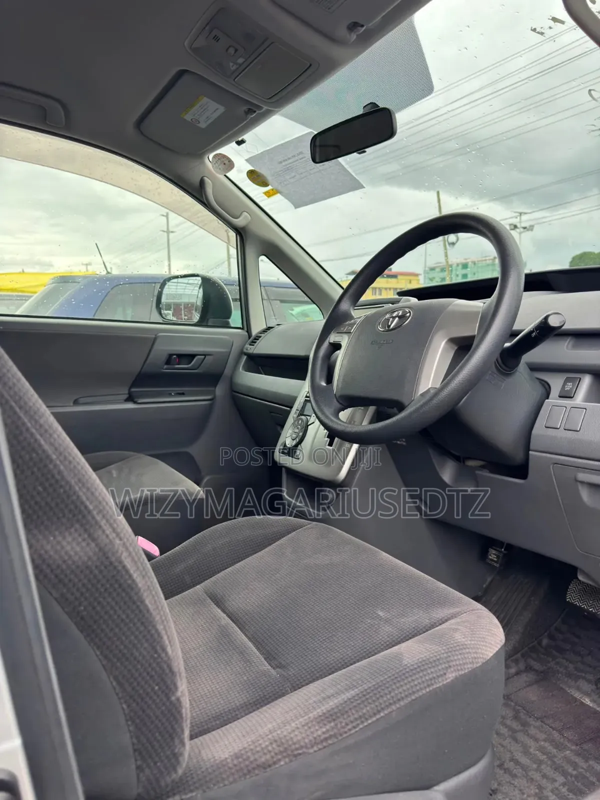 Toyota Noah 2009 Silver