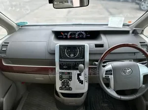 Toyota Noah 2011 Blue