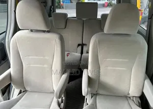 Toyota Noah 2011 Blue