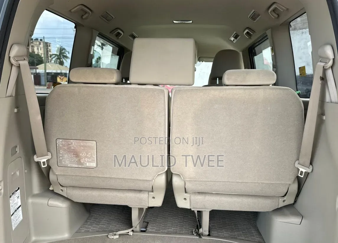 Toyota Noah 2011 Blue