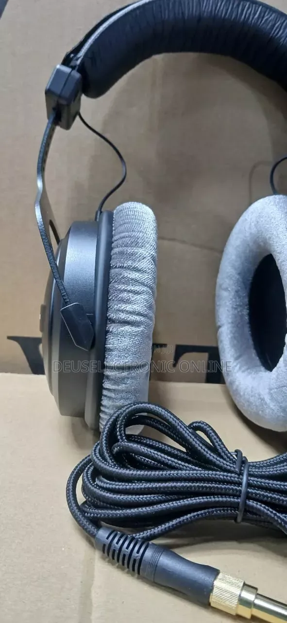 Ev_electovoice Headphone Studio