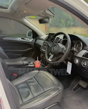 Mercedes-Benz GLE-Class 2017 White